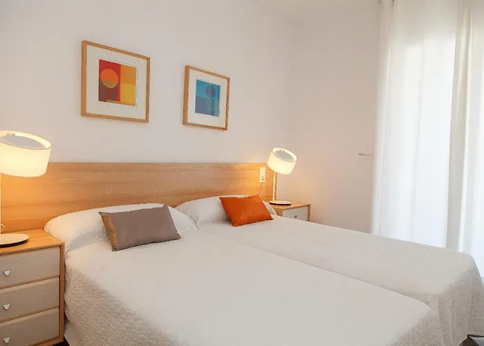 Uhc Ventura Park Apartments